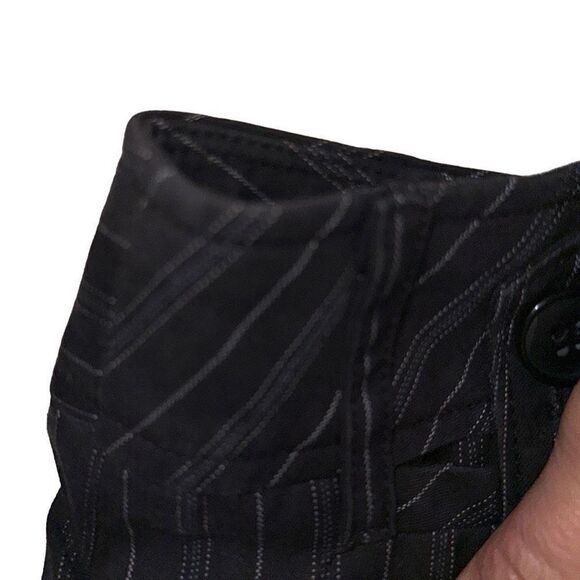 Ann Taylor Loft Ann Ladies Size 2 Stripes Capri Black & White Pants - Picture 10 of 11